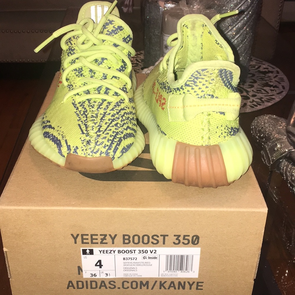 Yeezy boost 350 v2